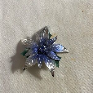 Vintage Metal Silvertone Brooch